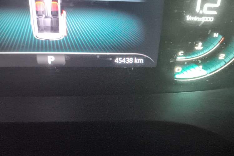 Used Roewe iMAX8 2021 400TGI Supreme Series Prestige Edition Odometer Close Up