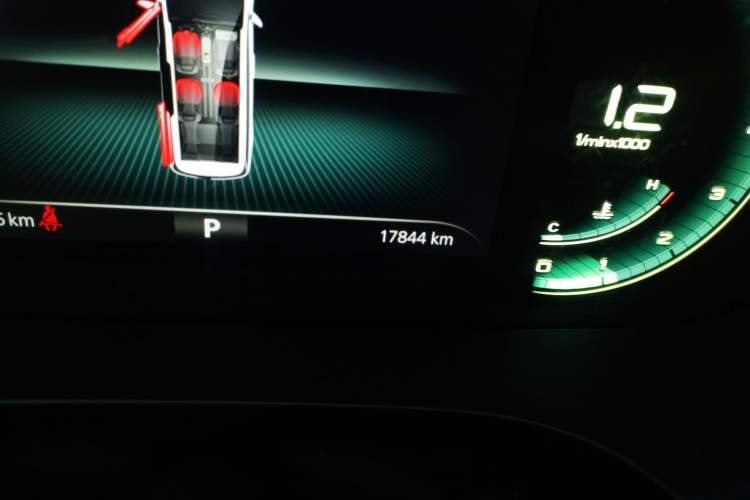 Used Roewe iMAX8 2021 400TGI Supreme Series Prestige Edition Odometer Close Up