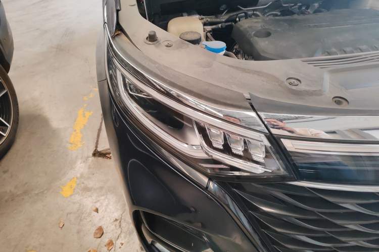Used Roewe iMAX8 2021 400TGI Supreme Series Prestige Edition Right Front Headlight