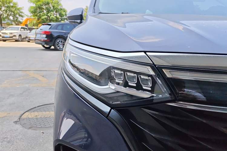 Used Roewe iMAX8 2021 400TGI Supreme Series Lu Zun Edition Right Front Headlight