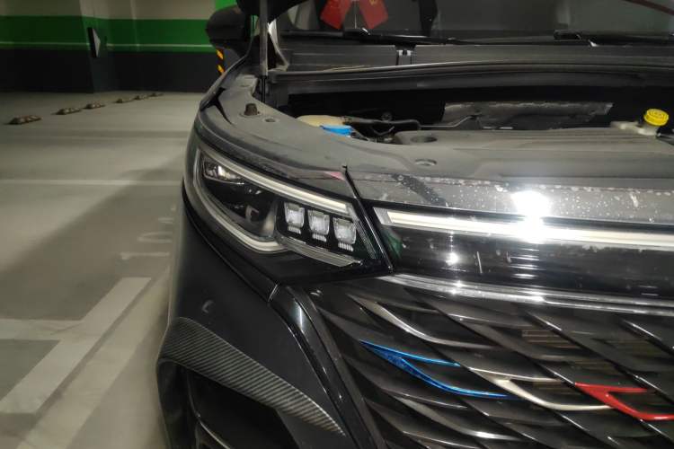 Used Roewe iMAX8 2021 400TGI Supreme Series Prestige Edition Right Front Headlight