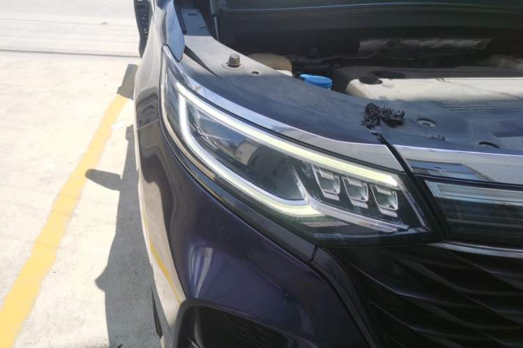 Used Roewe iMAX8 2021 400TGI Supreme Series Prestige Edition Right Front Headlight