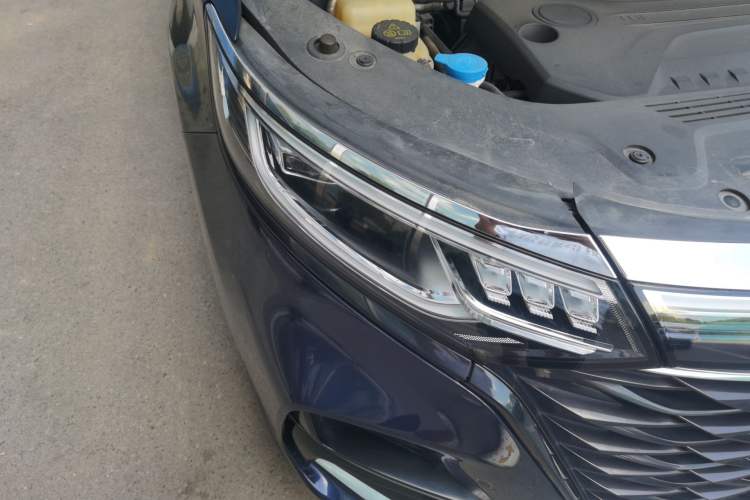 Used Roewe iMAX8 2021 400TGI Supreme Series Lu Zun Edition Right Front Headlight