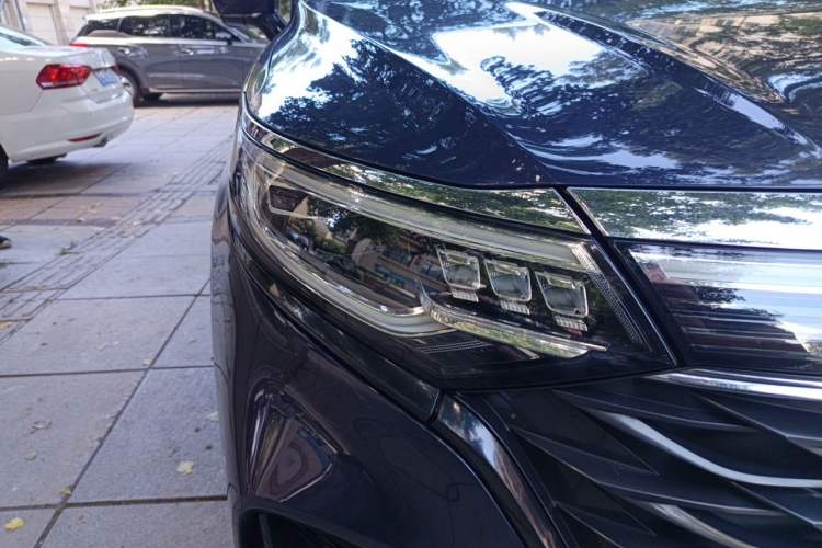 Used Roewe iMAX8 2021 400TGI Supreme Series Prestige Edition Right Front Headlight