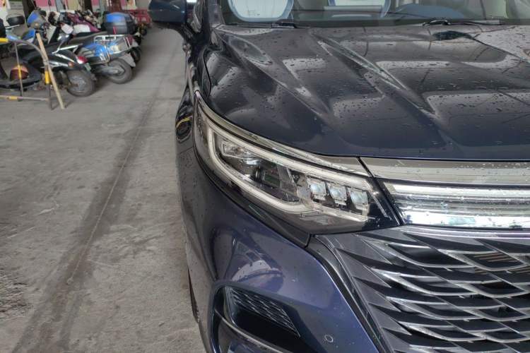 Used Roewe iMAX8 2021 400TGI Supreme Series Prestige Edition Right Front Headlight