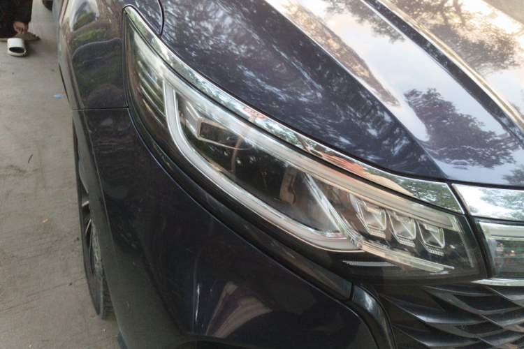 Used Roewe iMAX8 2021 400TGI Supreme Series Prestige Edition Right Front Headlight