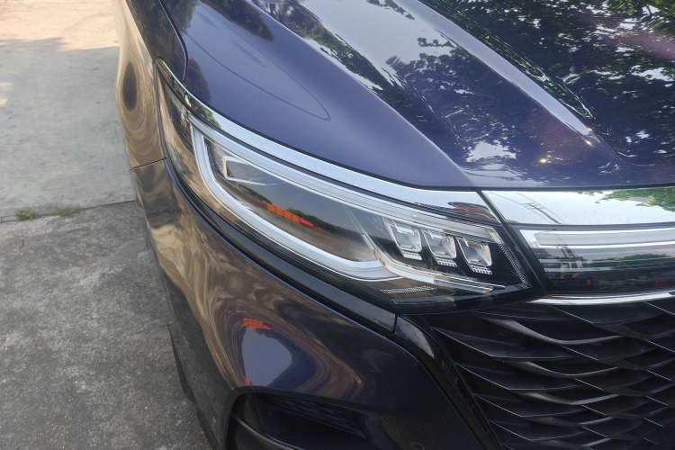 Used Roewe iMAX8 2021 400TGI Supreme Series Prestige Edition Right Front Headlight