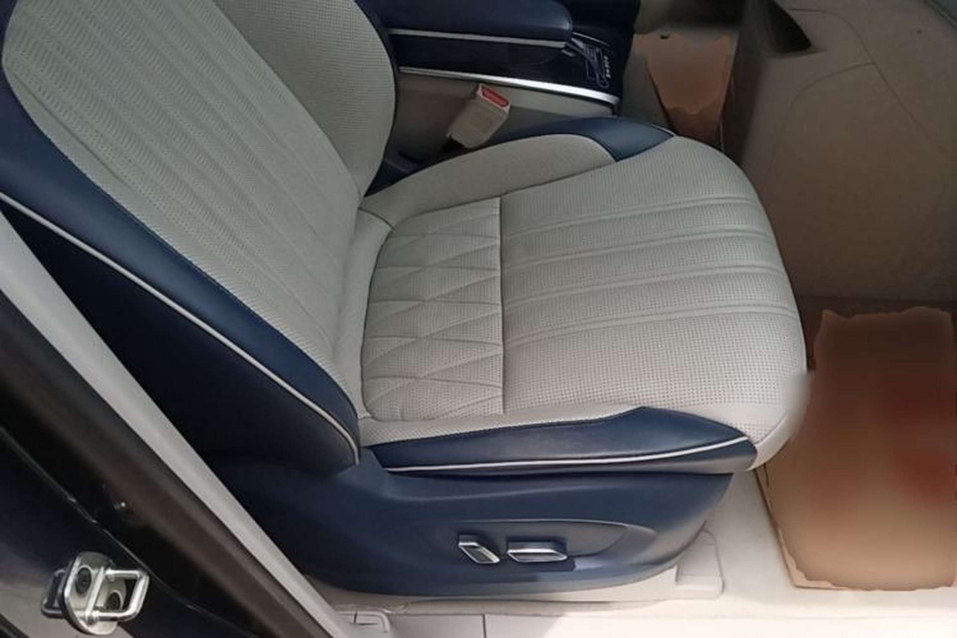 Used Roewe iMAX8 2021 400TGI Supreme Series Ultimate Edition Right Front Seat