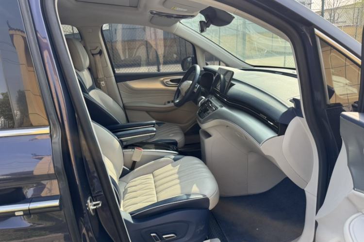 Used Roewe iMAX8 2021 400TGI Supreme Series Prestige Edition Right Front Seat