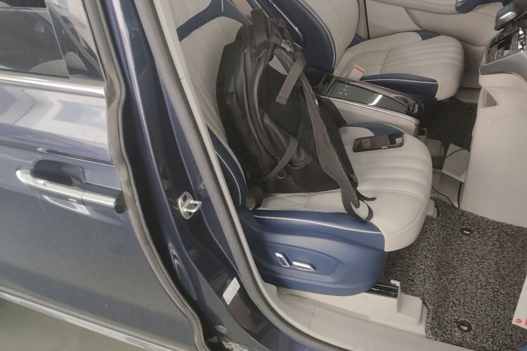 Used Roewe iMAX8 2021 400TGI Supreme Series Prestige Edition Right Front Seat