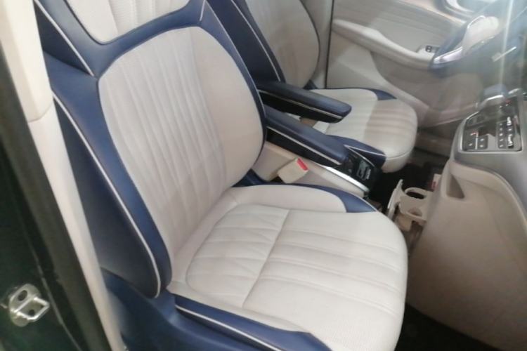 Used Roewe iMAX8 2021 400TGI Supreme Series Prestige Edition Right Front Seat