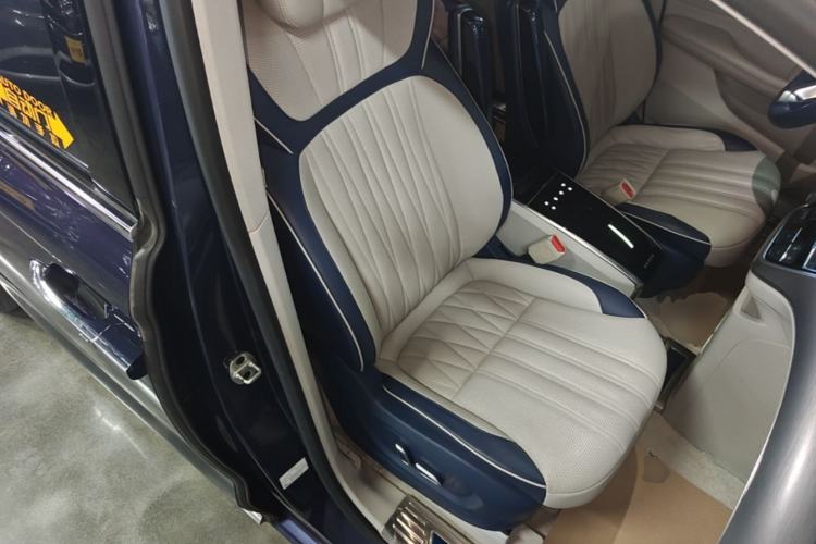 Used Roewe iMAX8 2021 400TGI Supreme Series Ultimate Edition Right Front Seat