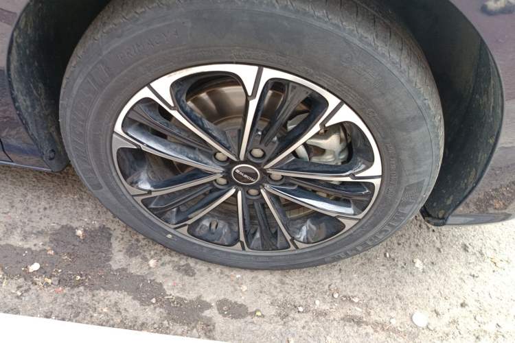 Used Roewe iMAX8 2021 400TGI Supreme Series Prestige Edition Right Front Wheel Hub
