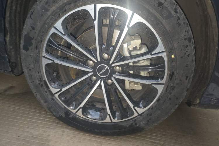 Used Roewe iMAX8 2021 400TGI Supreme Series Prestige Edition Right Front Wheel Hub