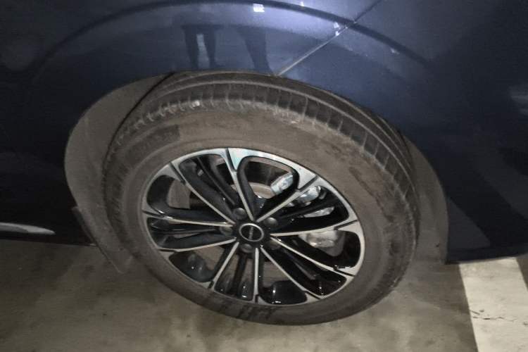 Used Roewe iMAX8 2021 400TGI Supreme Series Prestige Edition Right Front Wheel Hub