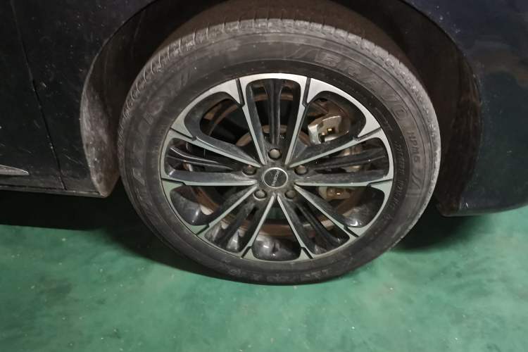 Used Roewe iMAX8 2021 400TGI Flagship Edition Right Front Wheel Hub