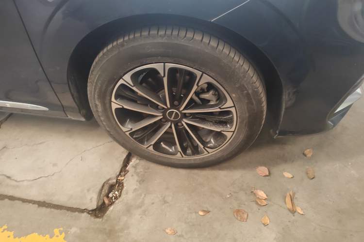 Used Roewe iMAX8 2021 400TGI Supreme Series Prestige Edition Right Front Wheel Hub