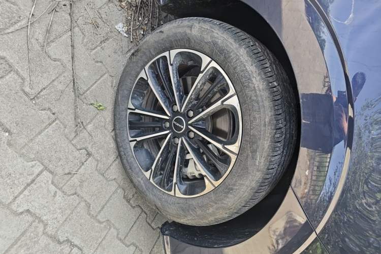 Used Roewe iMAX8 2021 400TGI Supreme Series Prestige Edition Right Front Wheel Hub