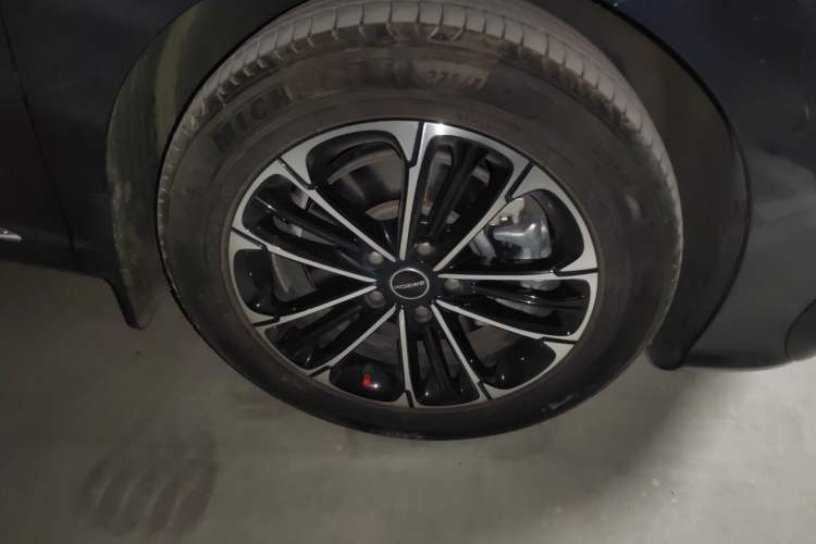 Used Roewe iMAX8 2021 400TGI Supreme Series Prestige Edition Right Front Wheel Hub