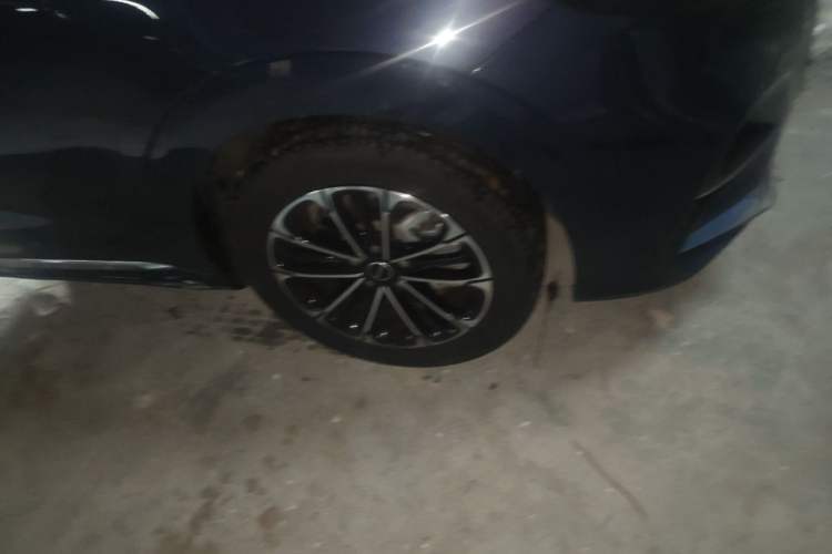 Used Roewe iMAX8 2021 400TGI Supreme Series Lu Zun Edition Right Front Wheel Hub