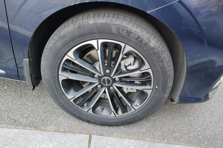 Used Roewe iMAX8 2021 400TGI Supreme Series Prestige Edition Right Front Wheel Hub