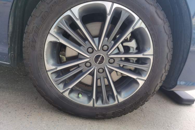 Used Roewe iMAX8 2021 400TGI Supreme Series Lu Zun Edition Right Front Wheel Hub