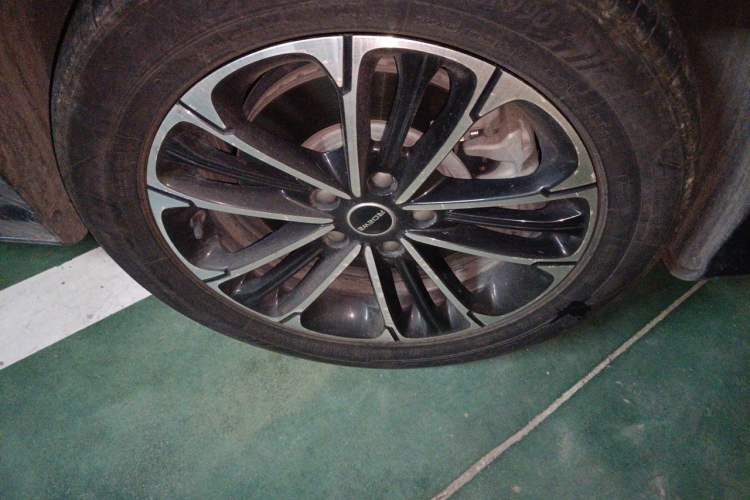 Used Roewe iMAX8 2021 400TGI Supreme Series Prestige Edition Right Front Wheel Hub