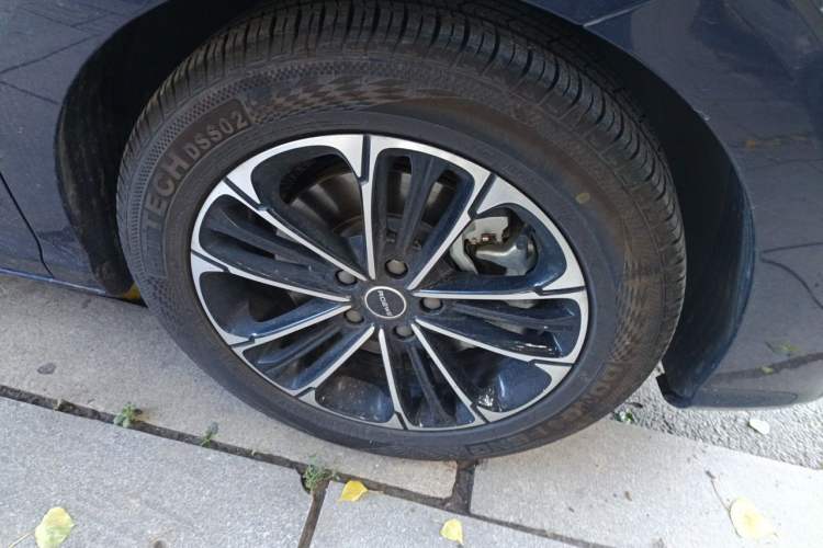 Used Roewe iMAX8 2021 400TGI Supreme Series Prestige Edition Right Front Wheel Hub