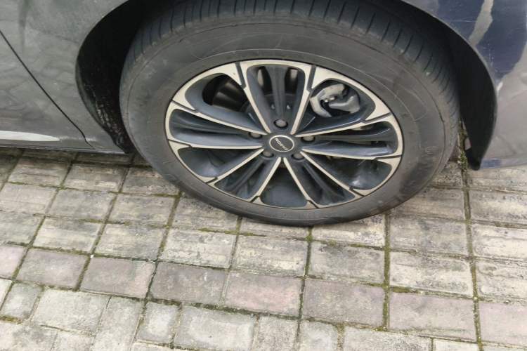 Used Roewe iMAX8 2021 400TGI Flagship Edition Right Front Wheel Hub