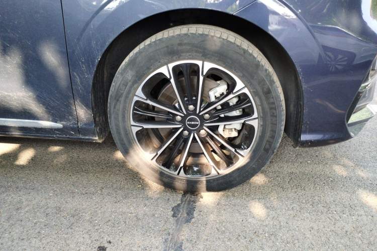 Used Roewe iMAX8 2021 400TGI Supreme Series Prestige Edition Right Front Wheel Hub