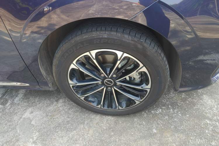 Used Roewe iMAX8 2021 400TGI Supreme Series Prestige Edition Right Front Wheel Hub
