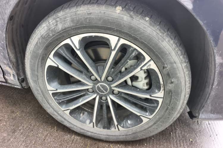 Used Roewe iMAX8 2021 400TGI Flagship Edition Right Front Wheel Hub
