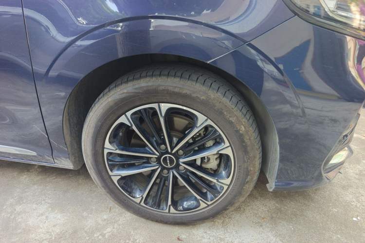 Used Roewe iMAX8 2021 400TGI Supreme Series Prestige Edition Right Front Wheel Hub