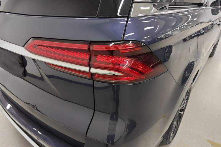 Used Roewe iMAX8 2021 400TGI Supreme Series Prestige Edition Right Rear Taillight