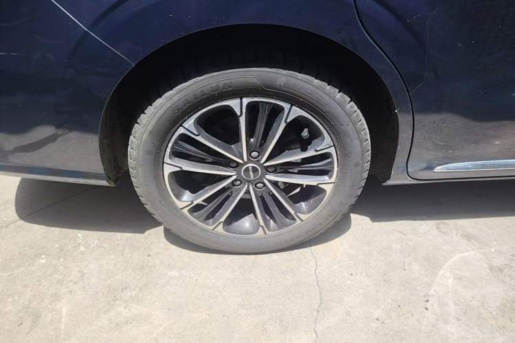 Used Roewe iMAX8 2021 400TGI Supreme Series Prestige Edition Right Rear Wheel Hub