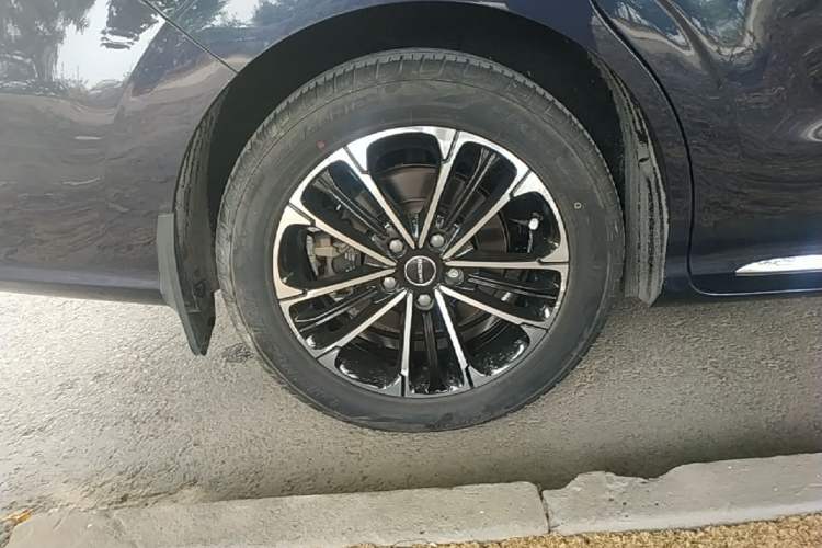 Used Roewe iMAX8 2021 400TGI Supreme Series Prestige Edition Right Rear Wheel Hub
