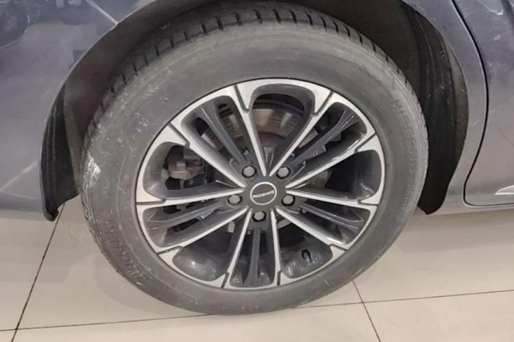 Used Roewe iMAX8 2021 400TGI Supreme Series Prestige Edition Right Rear Wheel Hub