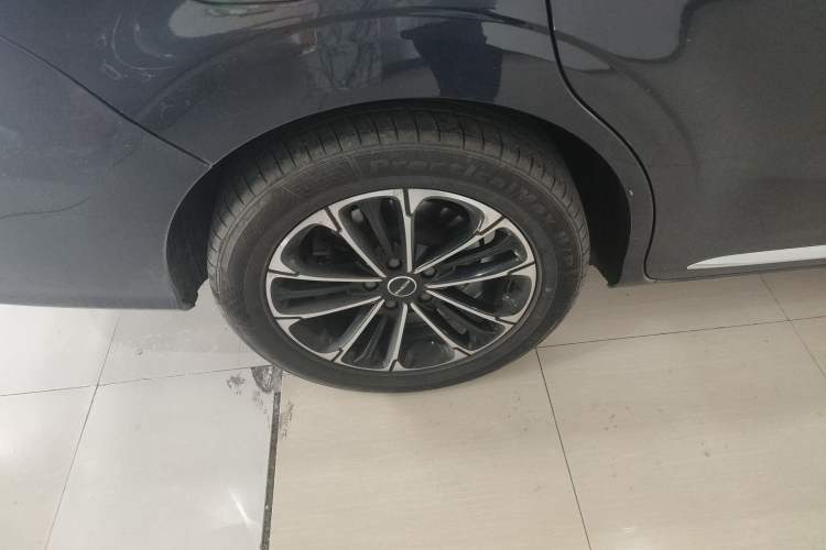 Used Roewe iMAX8 2021 400TGI Supreme Series Prestige Edition Right Rear Wheel Hub