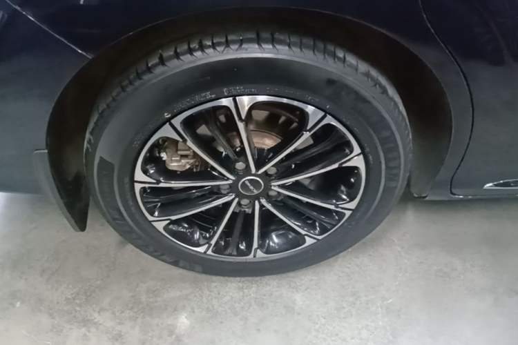 Used Roewe iMAX8 2021 400TGI Supreme Series Prestige Edition Right Rear Wheel Hub