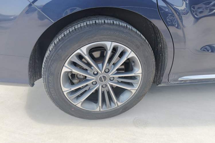 Used Roewe iMAX8 2021 400TGI Flagship Edition Right Rear Wheel Hub