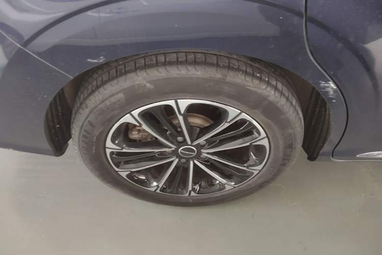 Used Roewe iMAX8 2021 400TGI Supreme Series Prestige Edition Right Rear Wheel Hub
