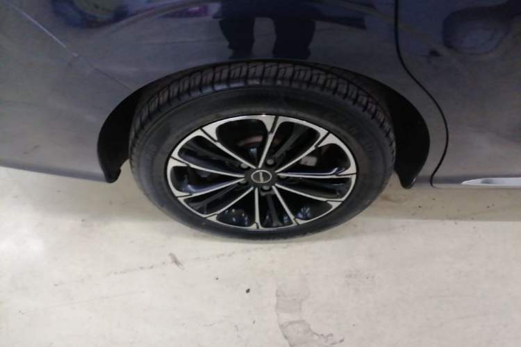 Used Roewe iMAX8 2021 400TGI Supreme Series Prestige Edition Right Rear Wheel Hub