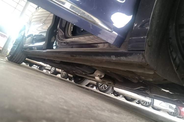 Used Roewe iMAX8 2021 400TGI Supreme Series Prestige Edition Right Side Sill