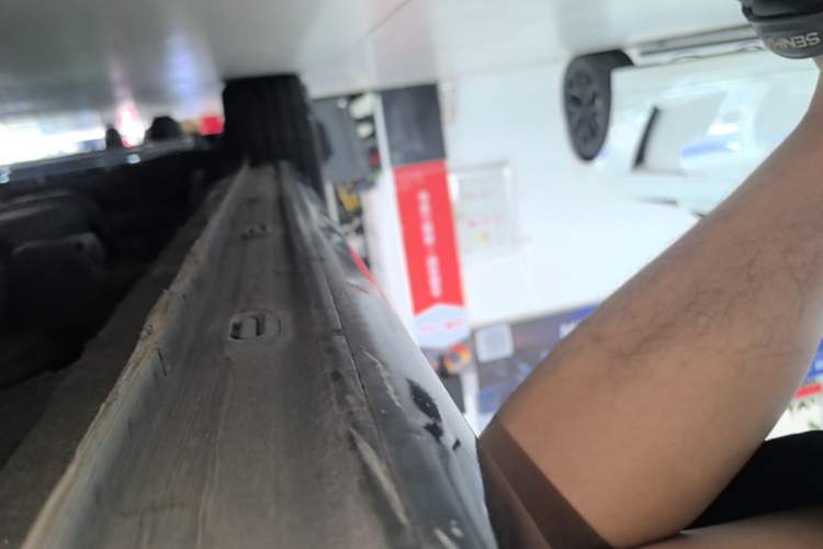 Used Roewe iMAX8 2021 400TGI Supreme Series Prestige Edition Right Side Sill