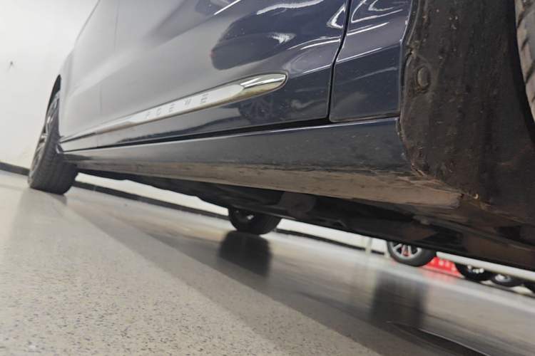 Used Roewe iMAX8 2021 400TGI Supreme Series Prestige Edition Right Side Sill