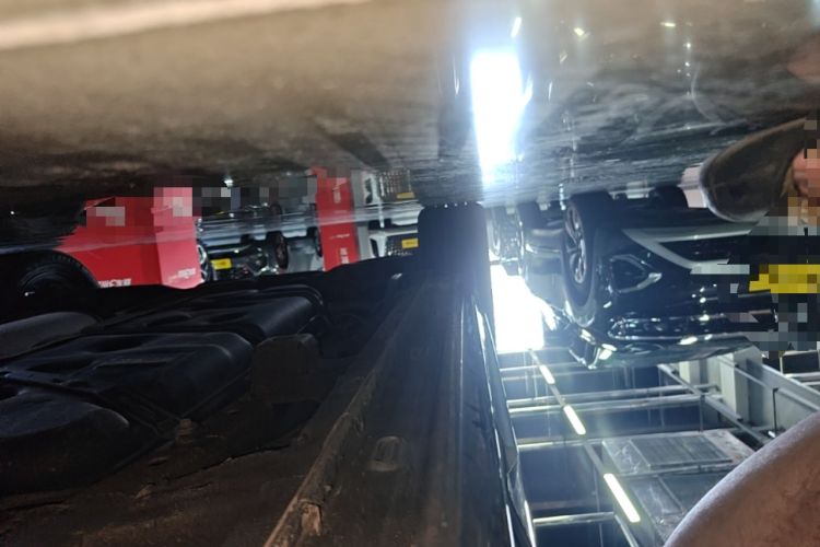 Used Roewe iMAX8 2021 400TGI Supreme Series Ultimate Edition Right Side Sill