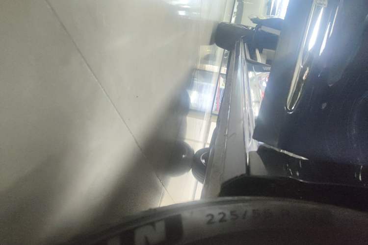 Used Roewe iMAX8 2021 400TGI Supreme Series Prestige Edition Right Side Sill