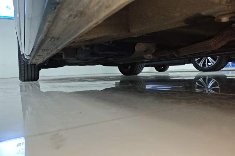 Used Roewe iMAX8 2021 400TGI Supreme Series Ultimate Edition Right Side Sill