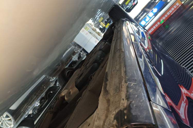 Used Roewe iMAX8 2021 400TGI Supreme Series Prestige Edition Right Side Sill