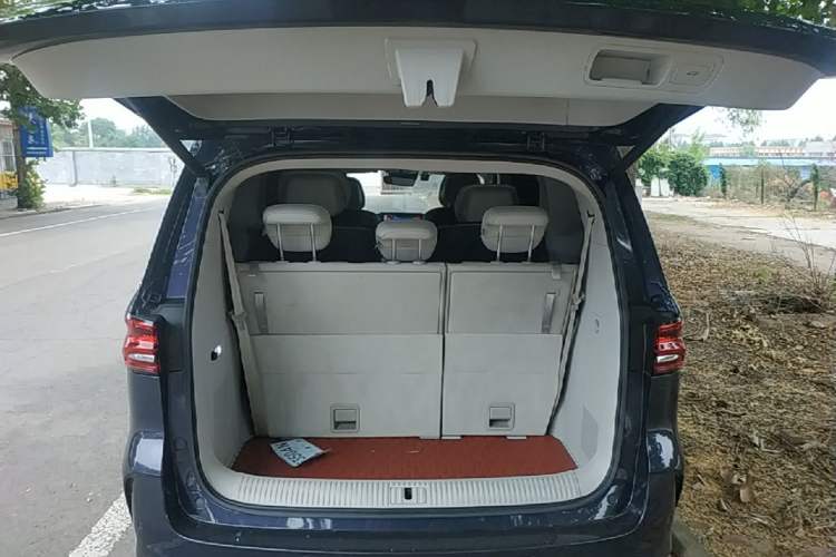 Used Roewe iMAX8 2021 400TGI Supreme Series Prestige Edition Trunk